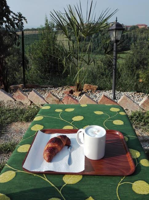 A Casa Di Anna Bed & Breakfast Vaglio Serra Екстериор снимка